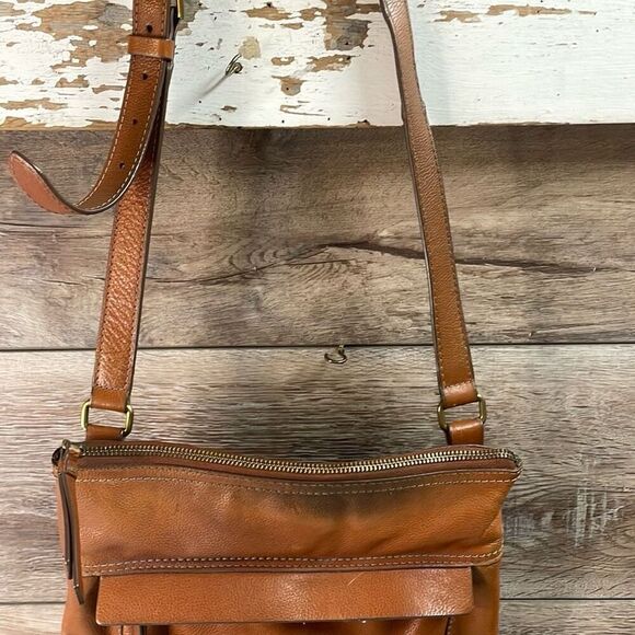 FOSSIL Brown Cowhide Leather Messenger Style Shoulder Bag READ - Picture 5 of 14